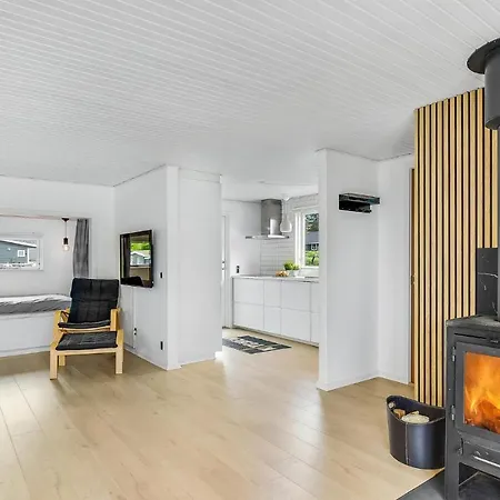 Amazing In Juelsminde With Kitchen Sonderby (Midtjylland)