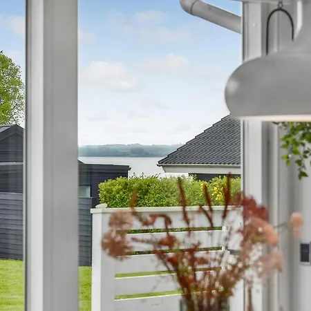 Дом отдыха Amazing In Juelsminde With Kitchen Sonderby (Midtjylland)